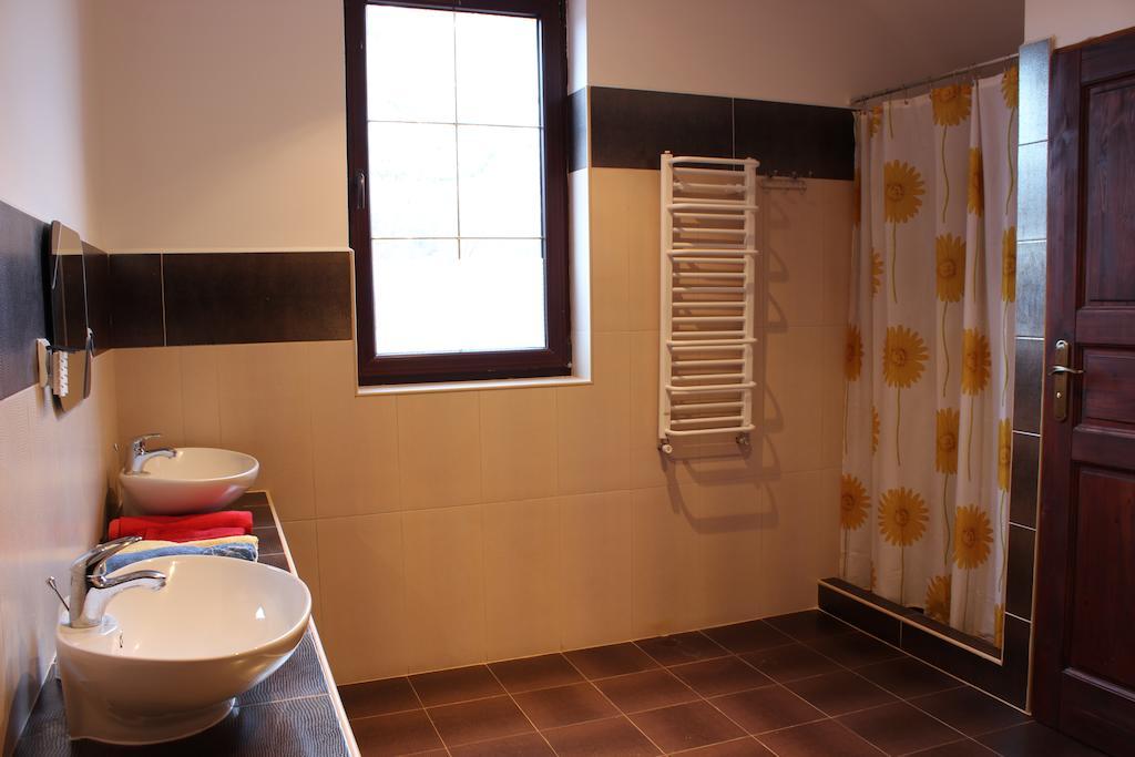 Pensjonat Agroturystyczny Pod Modrzewiem Bed and Breakfast Florczaki Habitación foto