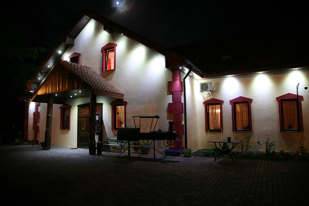 Pensjonat Agroturystyczny Pod Modrzewiem Bed and Breakfast Florczaki Exterior foto