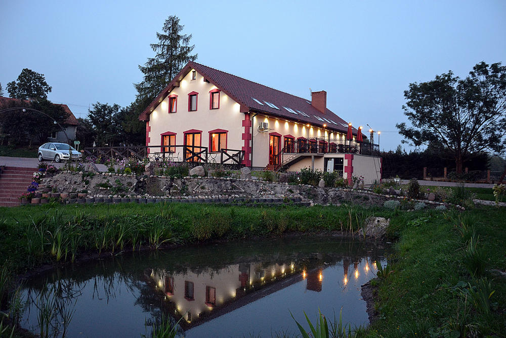 Pensjonat Agroturystyczny Pod Modrzewiem Bed and Breakfast Florczaki Exterior foto